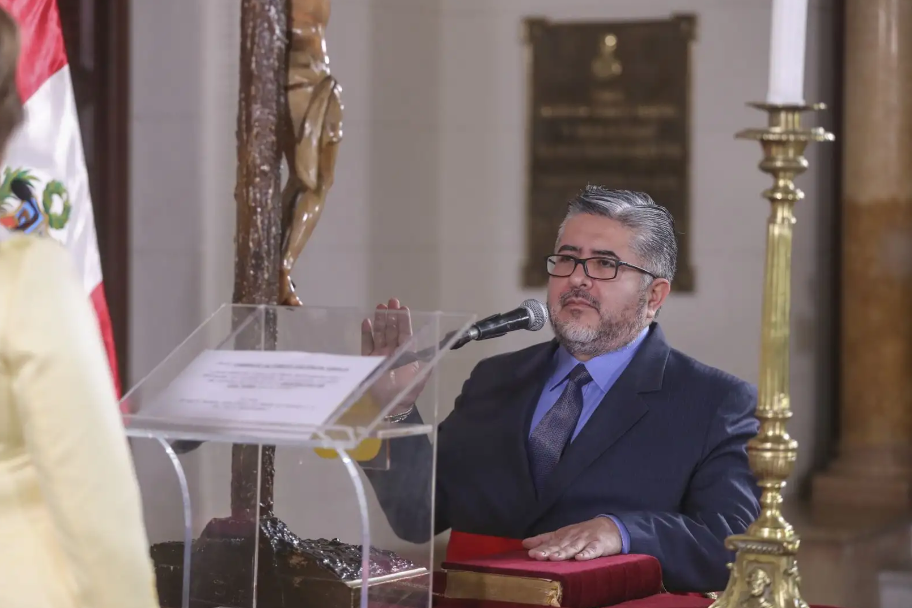 Presentan moción de censura contra ministro de Cultura