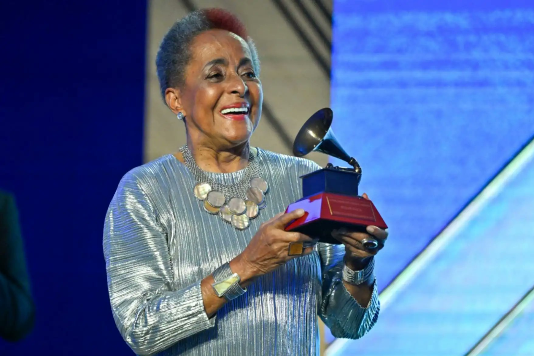 Susana Baca recibe el Premio a la Excelencia Musical