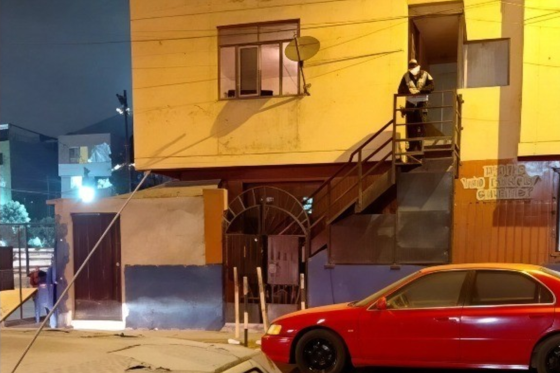 Hallan cuerpos en descomposición de familia en el Rímac.