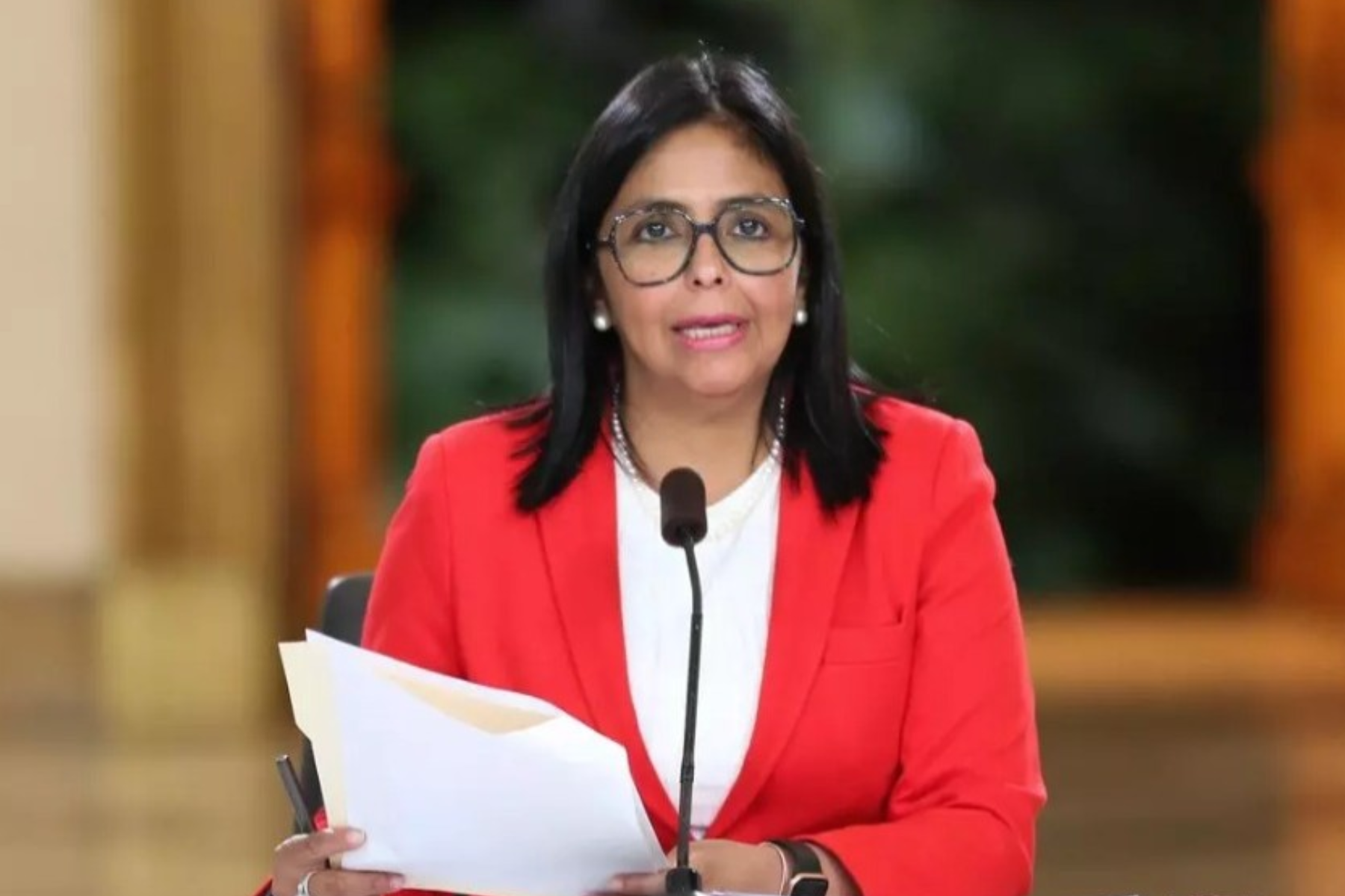 Delcy Rodríguez podría asumir la presidencia.