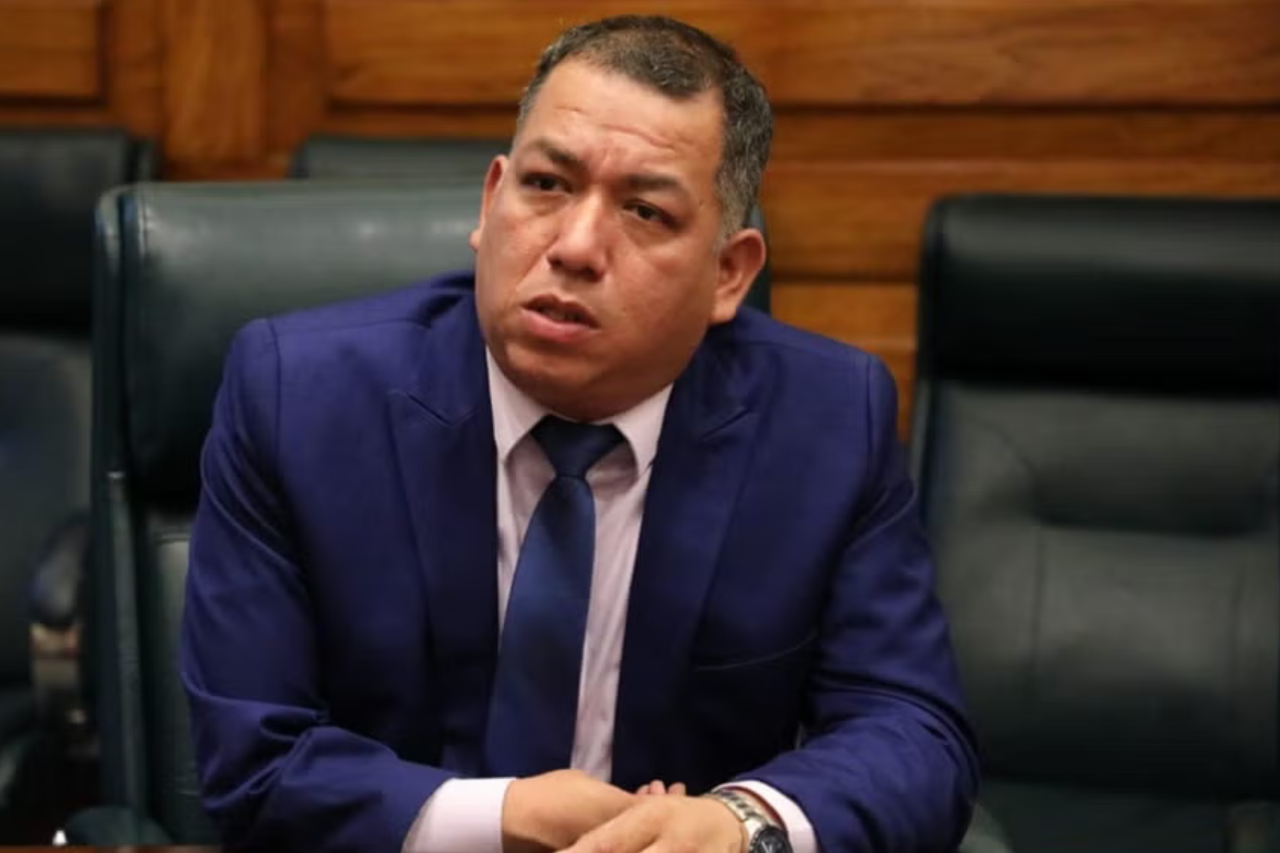 Darwin Espinoza niega acusaciones de agresión.