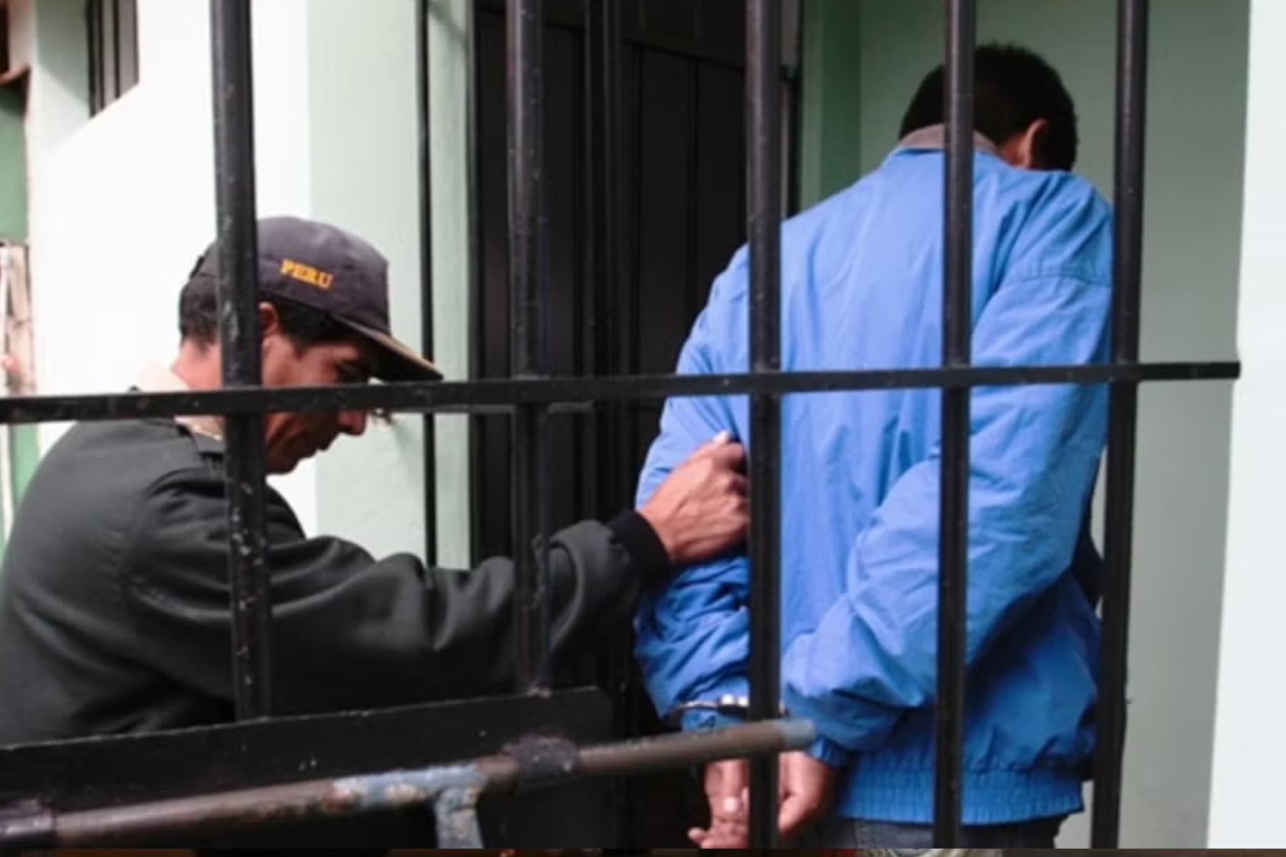 Detienen a hombre acusado de abuso sexual a una mujer de la tercera edad.