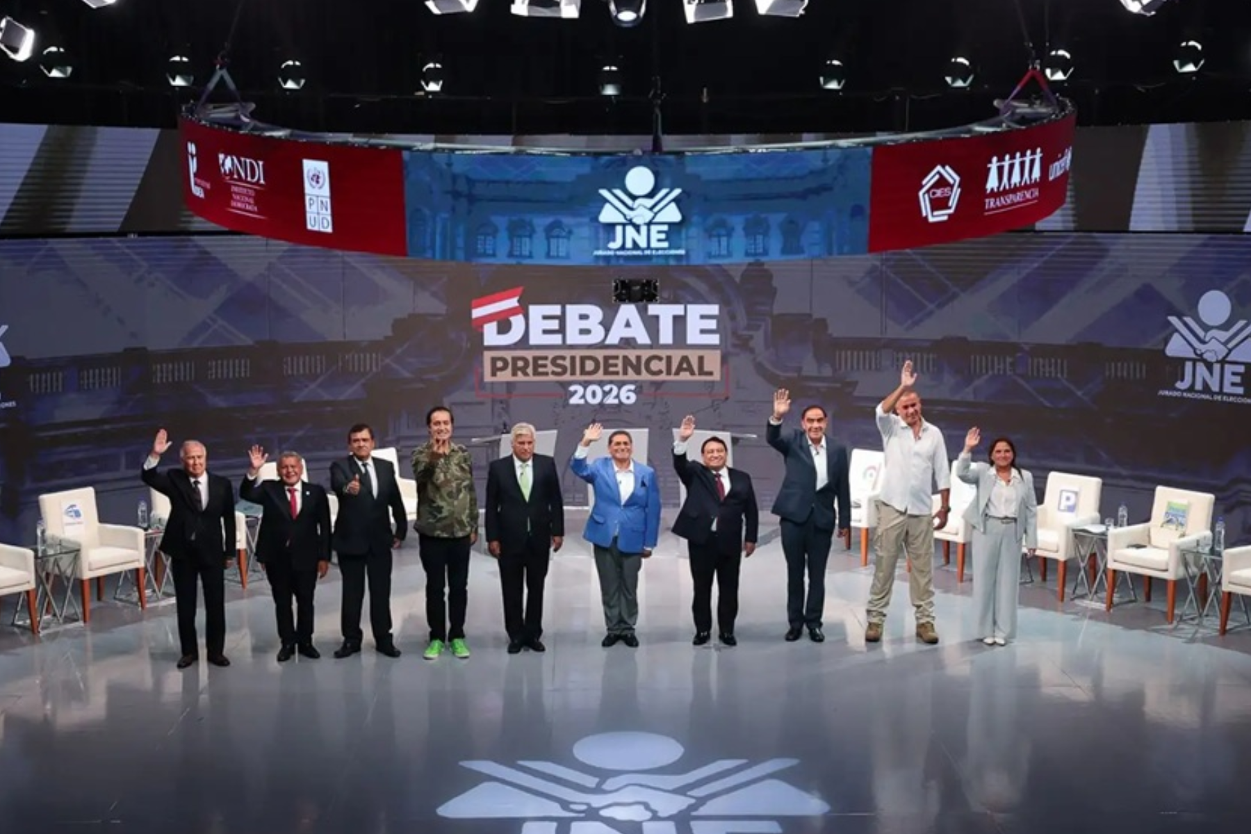 Los 11 candidatos protagonizaron un tenso primer debate del Jurado Nacional de Elecciones, marcado por cruces, propuestas y momentos clave rumbo a las Elecciones 2026.