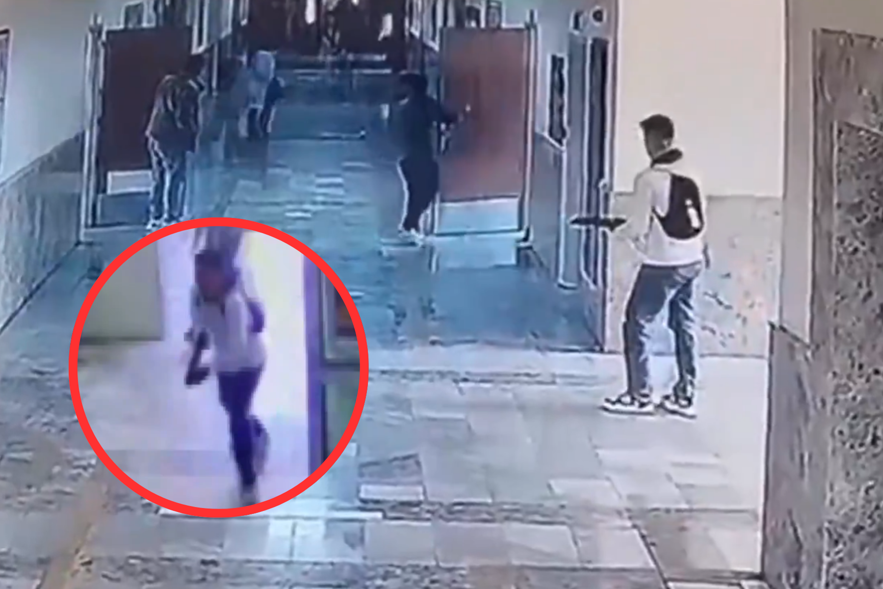 Momentos de pánico se vivieron en la institución educativa tras el violento tiroteo protagonizado por un exalumno armado.